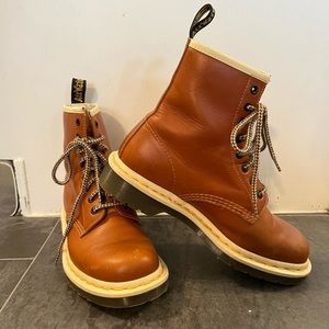 Dr. Martens 1460 Women’s Leather Lace Up Boots, Size 6, Tan